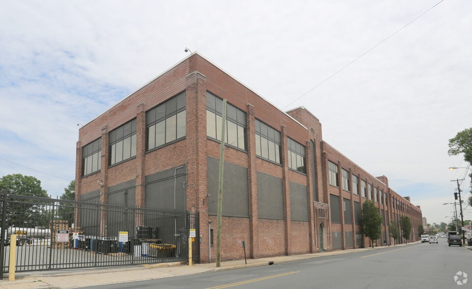 Primary Photo Of 200 Elmora Ave, Elizabeth Manufacturing For Lease