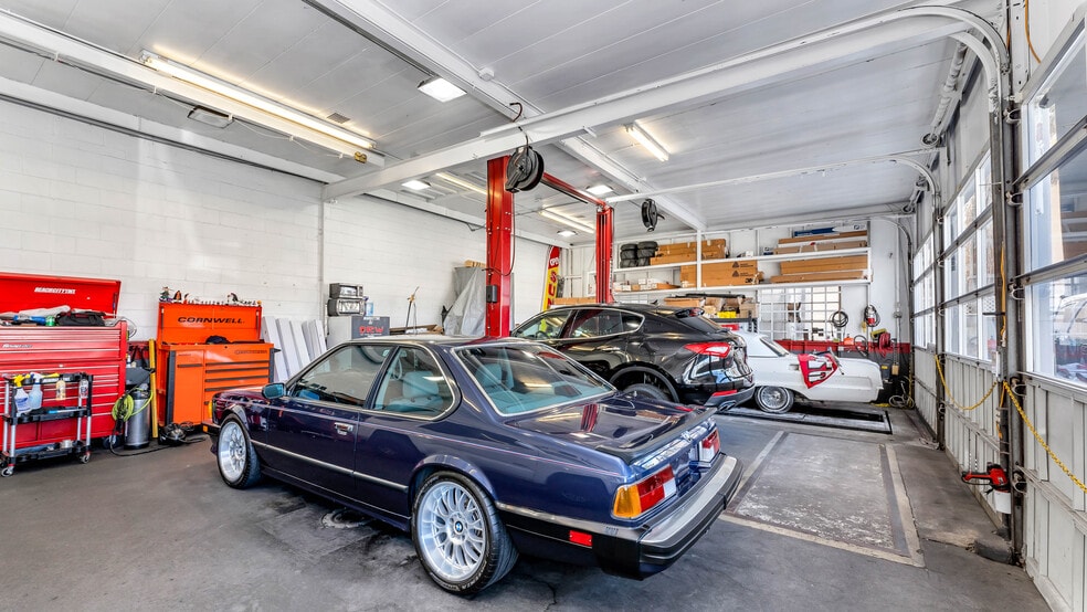 More Photos Of 3410 Aviation Blvd, Redondo Beach Auto Repair For Sale