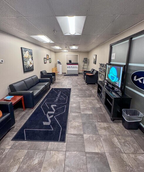 More Photos Of 4444 Highway 52 N, Rochester Auto Dealership For Sale