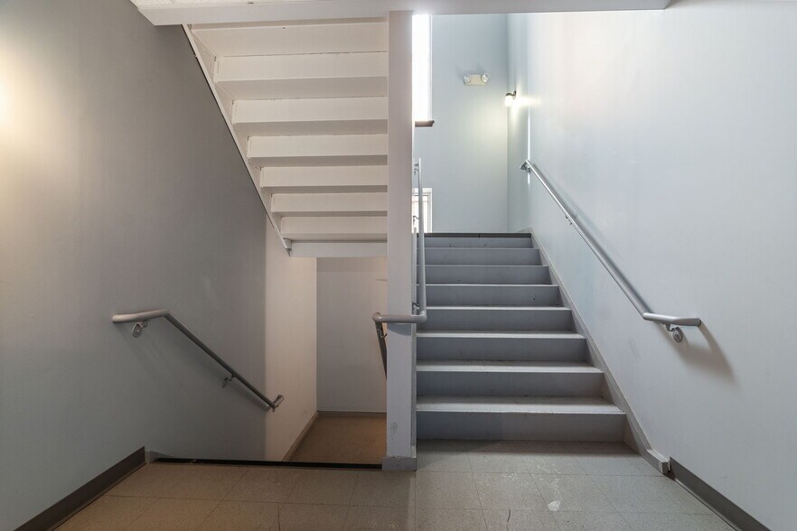 More Photos Of 19 Dove St, Albany Office For Sale