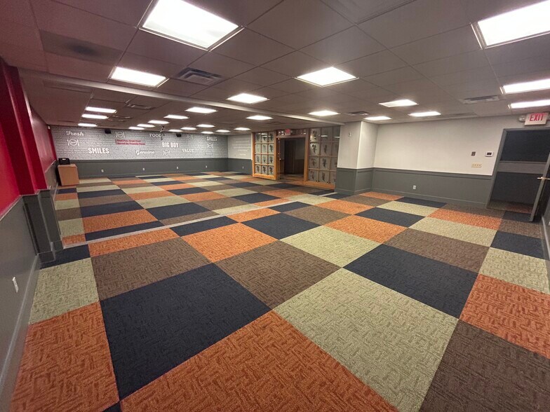 More Photos Of 2800 Gilbert Ave, Cincinnati Office For Sale