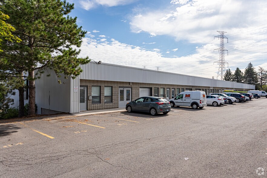 More Photos Of 2285 St Laurent Blvd, Ottawa Office For Sale