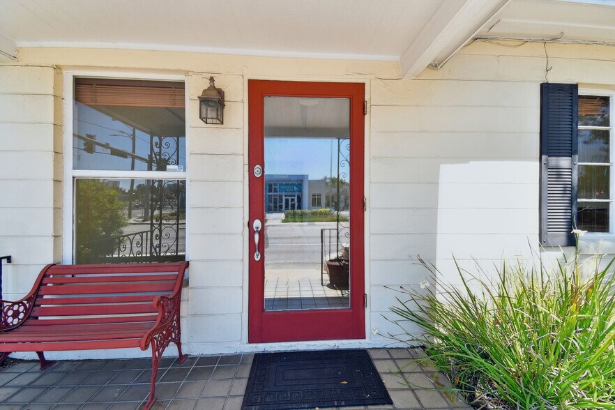 More Photos Of 3019 W Azeele St, Tampa Loft Creative Space For Sale