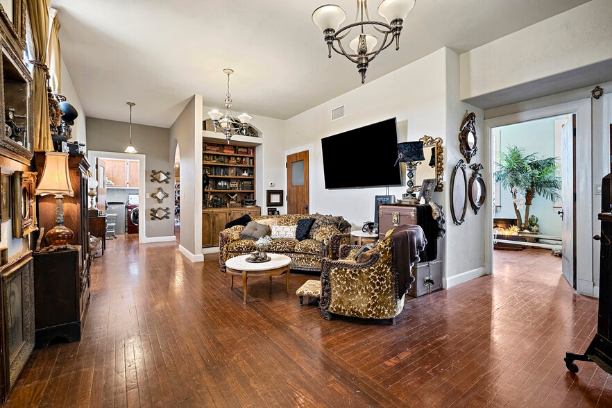 More Photos Of 103 S 6th St, Brownfield Restaurant For Sale