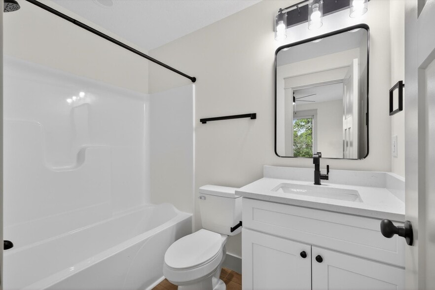 More Photos Of 326 N Jefferson St, Bloomington Apartments For Sale