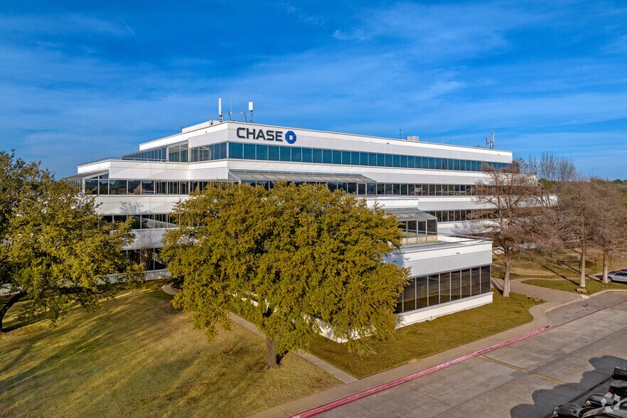 More Photos Of 1301 S Bowen Rd, Arlington Coworking Space