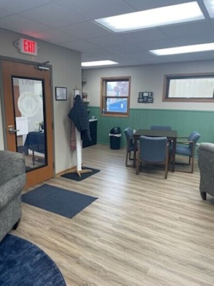 More Photos Of 407 N Front St, Spooner Office For Sale