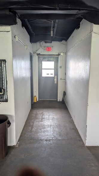 More Photos Of 7820 Reading Rd, Cincinnati Warehouse For Lease