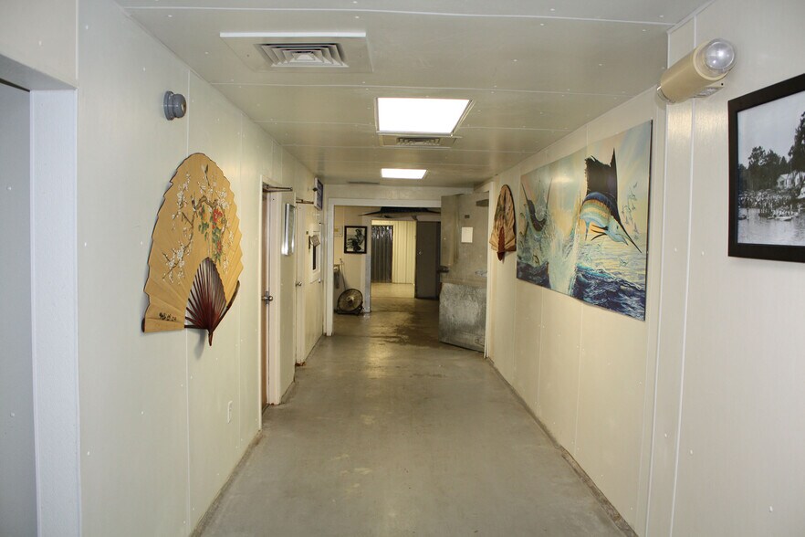 More Photos Of 174 NW 9th ave, Mulberry Distribution For Sale