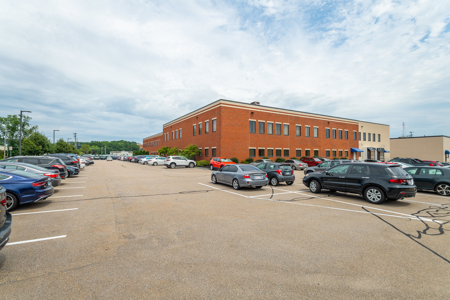 More Photos Of 128 Carnegie Row, Norwood Office For Lease