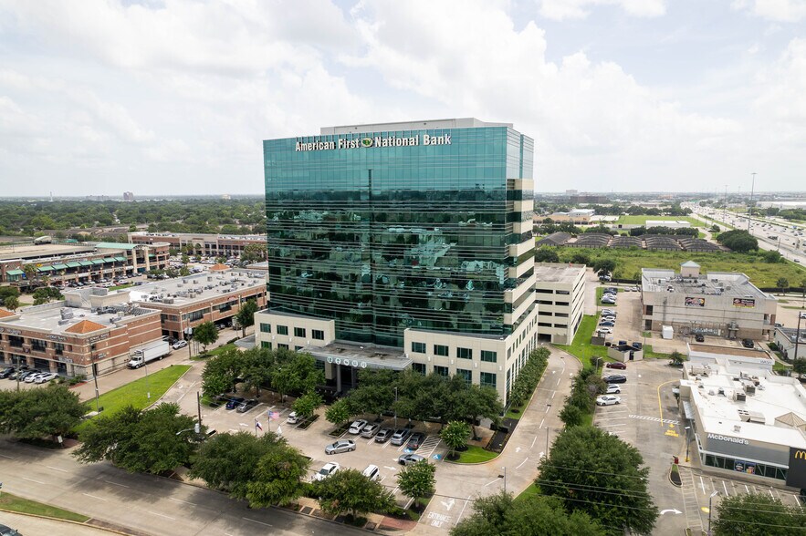 More Photos Of 9999 Bellaire Blvd, Houston Medical For Sale