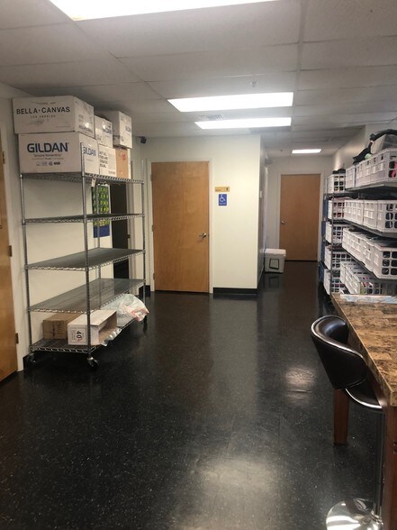 More Photos Of 2425-2573 Silver Star Rd, Orlando Warehouse For Lease