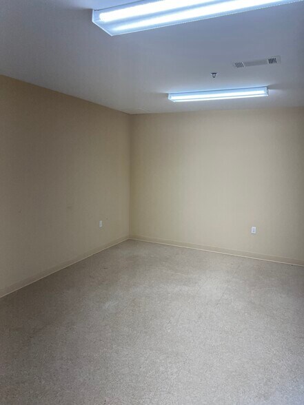 More Photos Of 4388 Sudderth Rd, Buford Warehouse For Sale