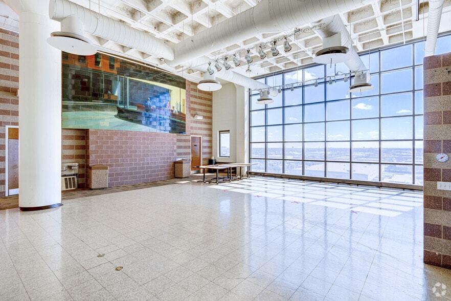 More Photos Of 1111 W 35th St, Chicago Flex For Lease