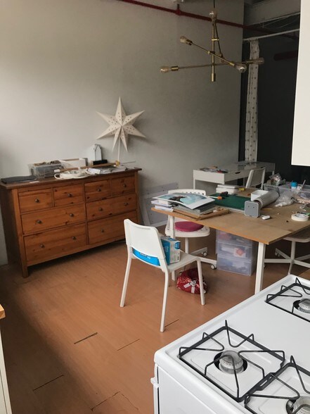 More Photos Of 18 Bay St, Brooklyn Flex For Lease