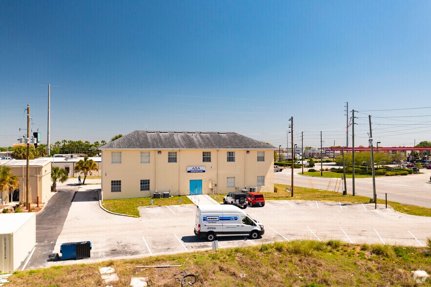 More Photos Of 43344 Highway 27, Davenport Coworking Space