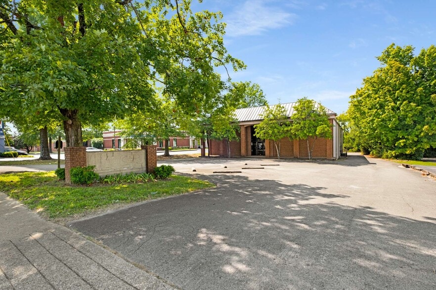 More Photos Of 802 S Church St, Murfreesboro Industrial For Lease