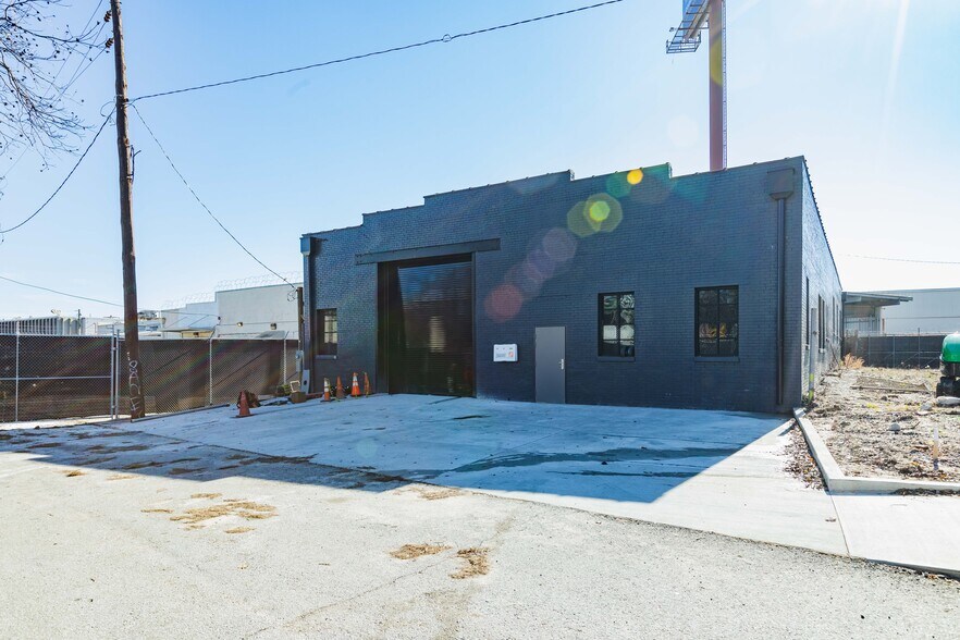 Primary Photo Of 740 SW Bluff St, Atlanta Warehouse For Sale
