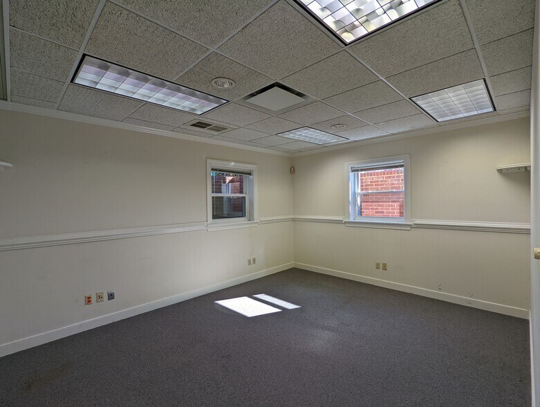 More Photos Of 2430 Southland Dr, Chester Office For Sale