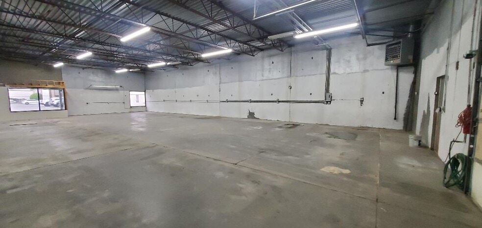 More Photos Of 900 N 400 W, North Salt Lake Manufacturing For Sale