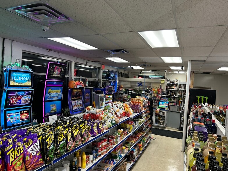 More Photos Of 817 N State St, Belvidere Convenience Store For Sale