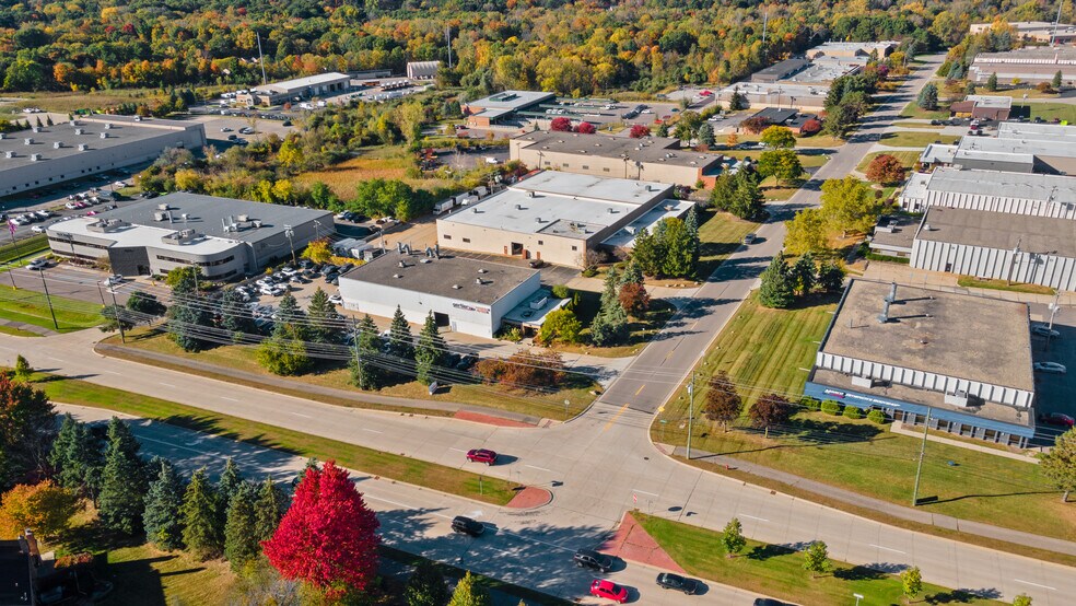 More Photos Of 1250 W Hamlin Rd, Rochester Hills Warehouse For Sale