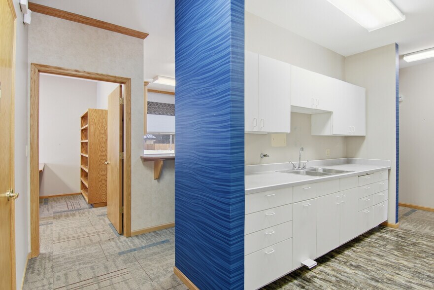 More Photos Of 1813 Wilson St, Menomonie Medical For Sale