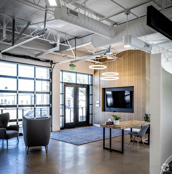 More Photos Of 119-127 Manufacturing St, Dallas Unknown For Lease