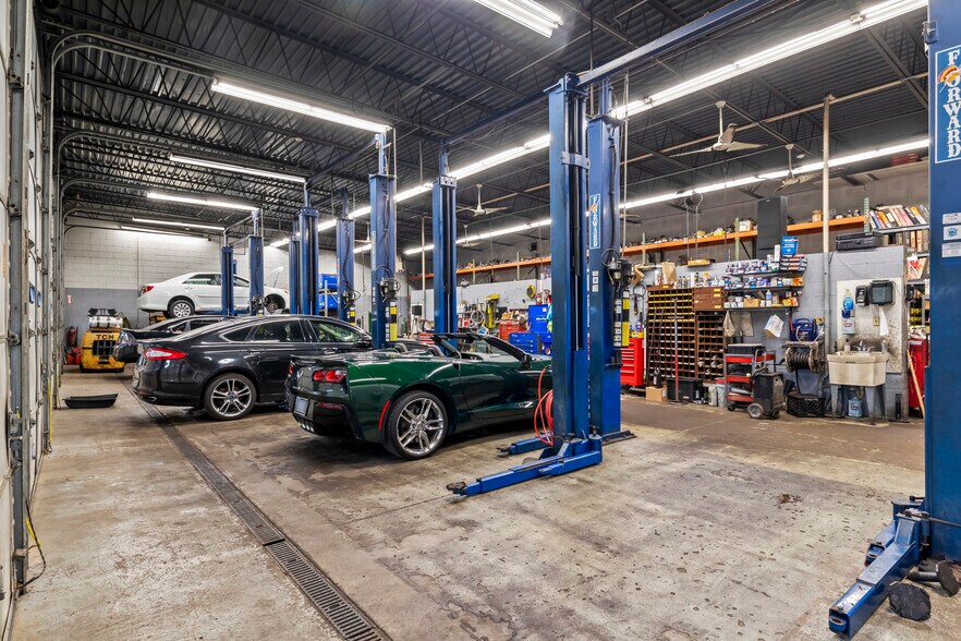 More Photos Of 332 E 159th St, Harvey Auto Repair For Sale