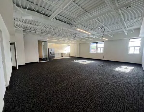 More Photos Of 22 Water St S, Kitchener Office For Lease