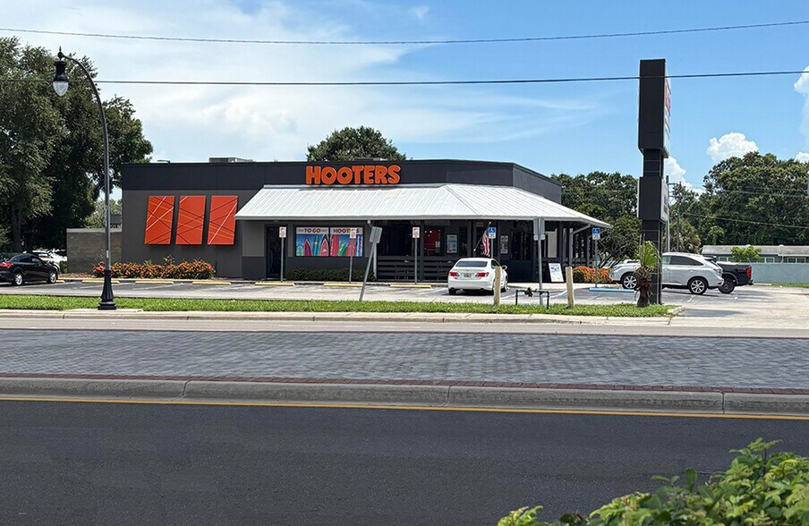 Primary Photo Of 4420 W Gandy Blvd, Tampa Restaurant For Lease