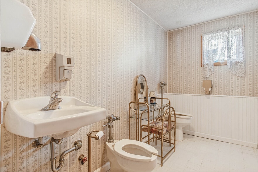 More Photos Of 17321 Old Rome State Rd, Watertown Funeral Home For Sale