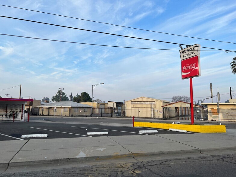 More Photos Of 1308 W Iota Ave, Fresno Auto Repair For Sale
