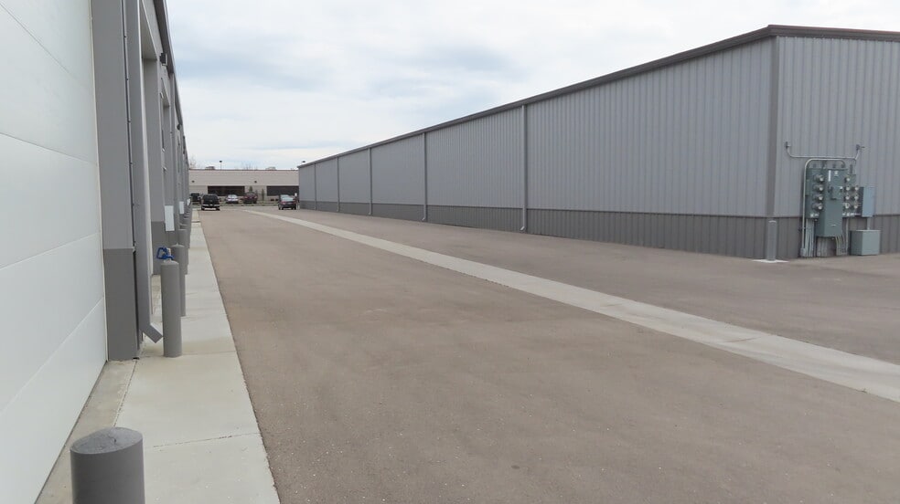 More Photos Of 2007 S Saturn Way, Boise Warehouse For Lease