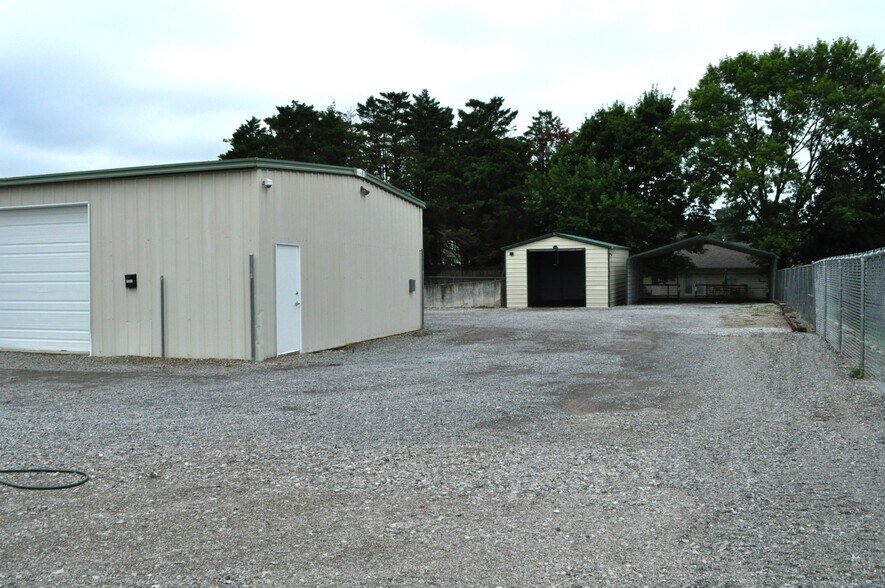 More Photos Of 2333 W Emory Rd, Powell Industrial For Sale