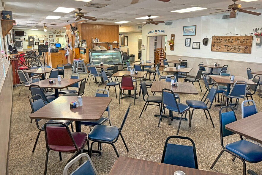 More Photos Of 1403 N Navarro St, Victoria Restaurant For Sale