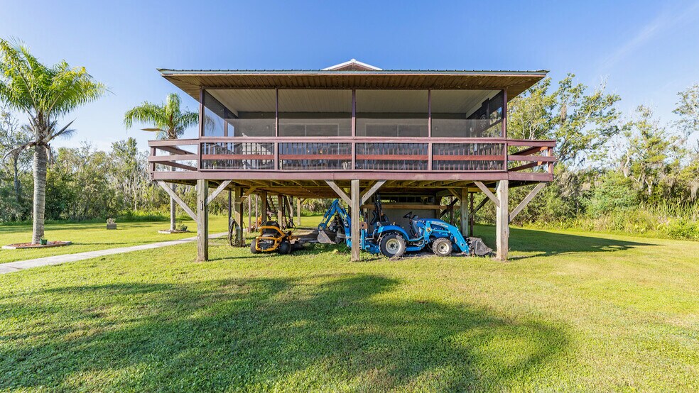 More Photos Of 6001 Bird Island Dr, Lady Lake Lodge Meeting Hall For Sale