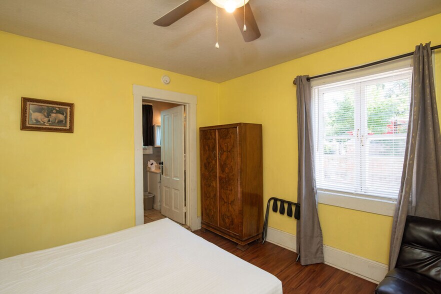 More Photos Of 18239 Main St, Jamestown Hotel For Sale