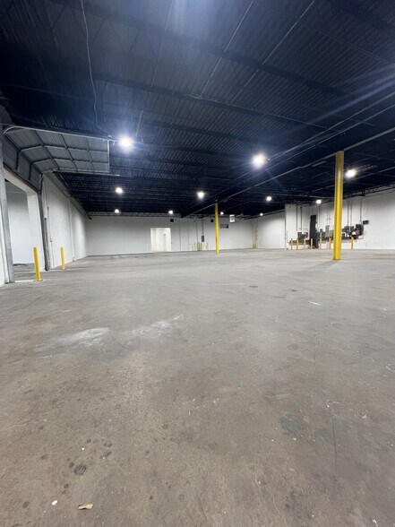 More Photos Of 9130 Grand Ave S, Bloomington Warehouse For Sale