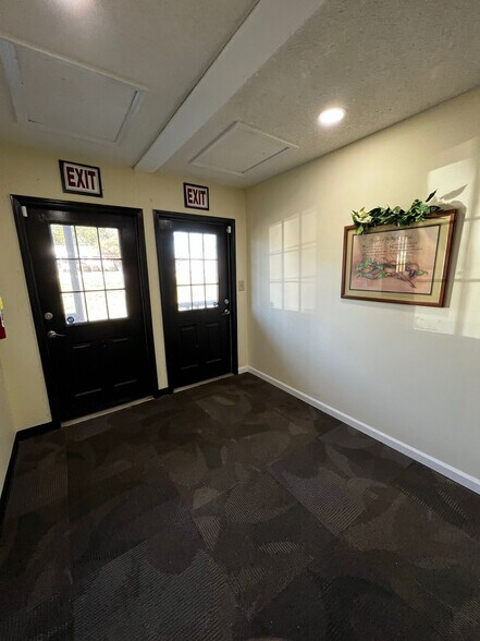 More Photos Of 1540 Highway 19 N, Thomaston Storefront For Lease