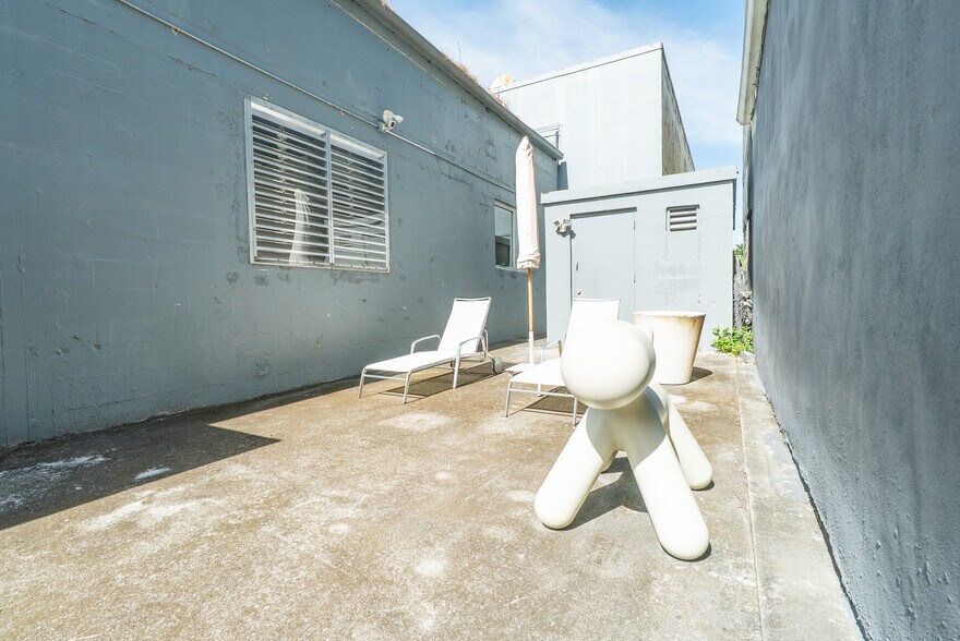 More Photos Of 2047 NW 24th Ave, Miami Warehouse For Sale