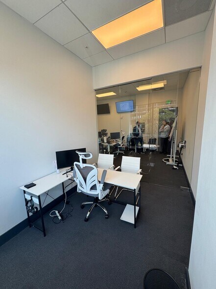 More Photos Of 19790 W Dixie Hwy, Aventura Office For Lease