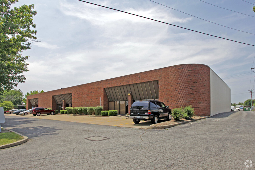 Primary Photo Of 50-58 Algana Ct, Saint Peters Warehouse For Lease