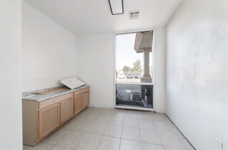 More Photos Of 3509 Union Ave, Bakersfield Office For Sale