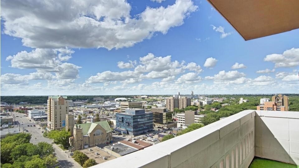 More Photos Of 241 5th Ave, Saskatoon Apartments For Lease