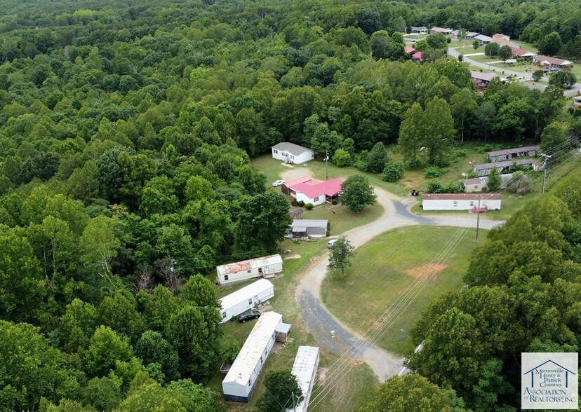 More Photos Of 7 Barbwave Cir, Martinsville Manufactured Housing Mobile Home Park For Sale