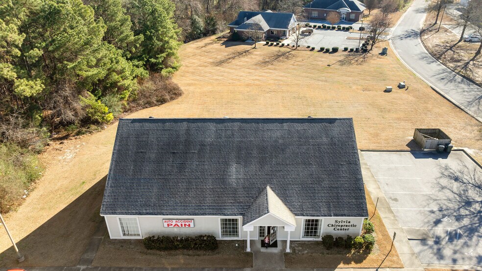 More Photos Of 2601 Herritage st, Kinston Medical For Sale