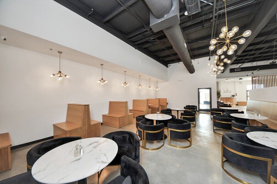 More Photos Of 30625 Kingsland Blvd, Brookshire Storefront For Sale