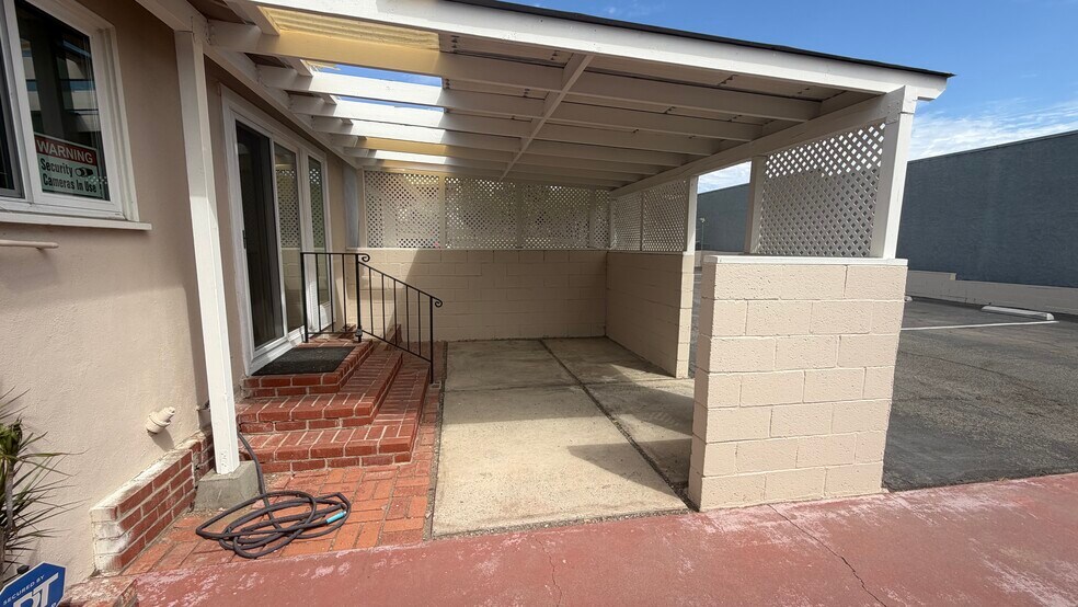 More Photos Of 626 Civic Center Dr, Vista Medical For Lease