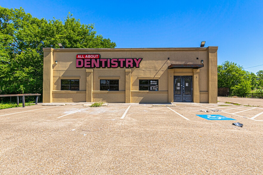 Primary Photo Of 10215 Scyene Rd, Dallas Medical For Sale